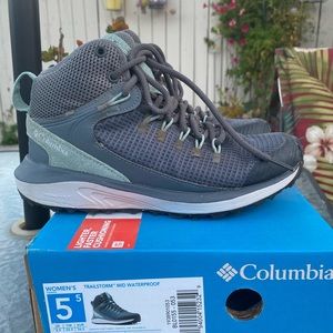 Columbia hiking shoes